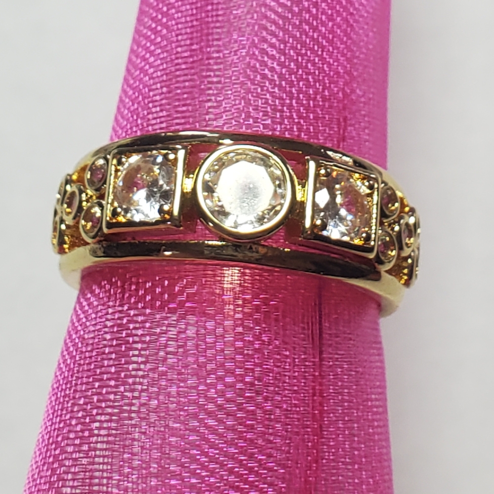Elegant Gold and Silver Women's Ring